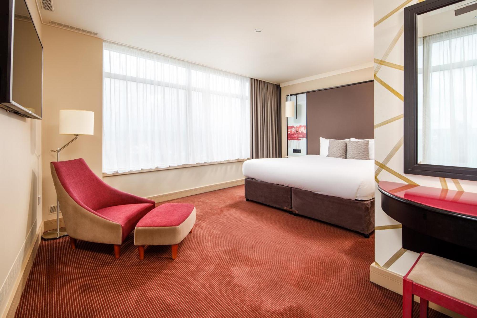 Deluxe Suite with City View,1611054369:JPEG
