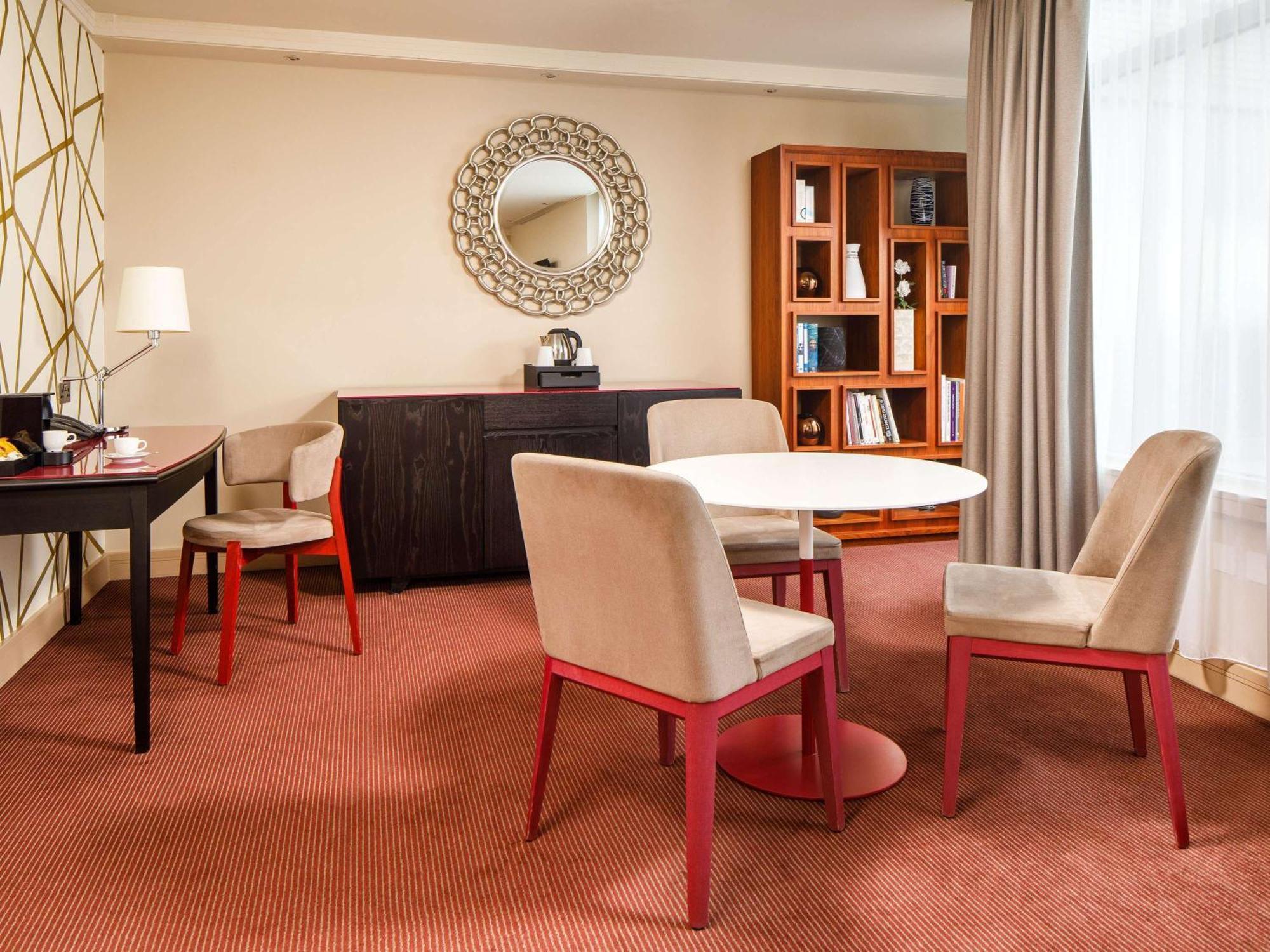 Deluxe Suite City View